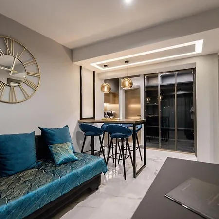 Luxury In Curiera Pensión 5*