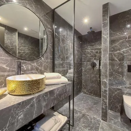 Luxury In Curiera 5*