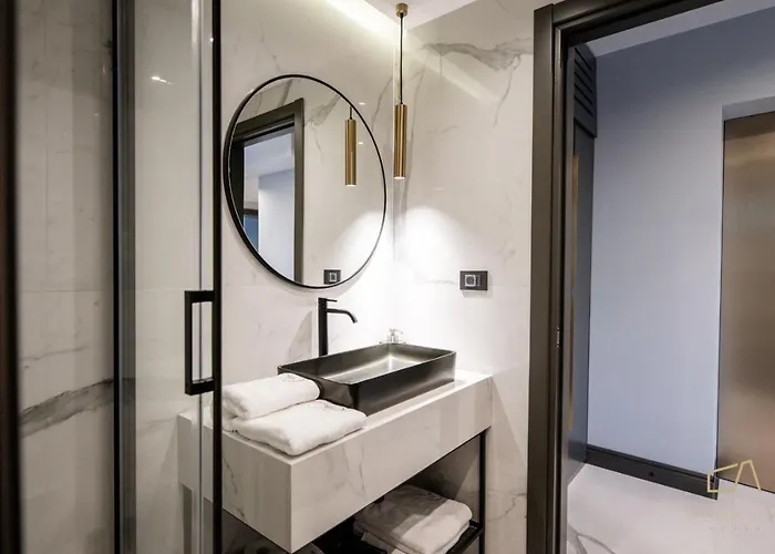 Luxury In Curiera Малинска