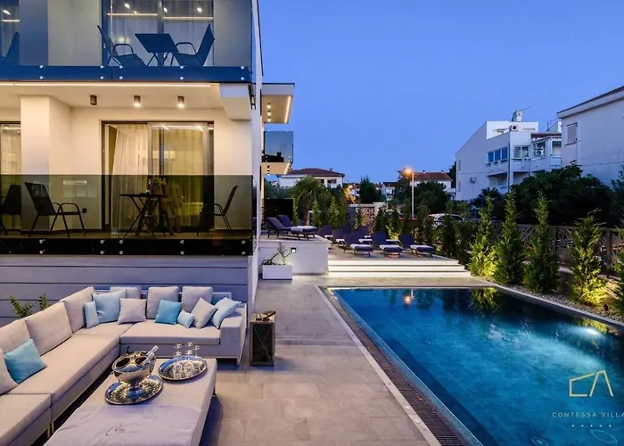 Luxury In Curiera 5* Малинска