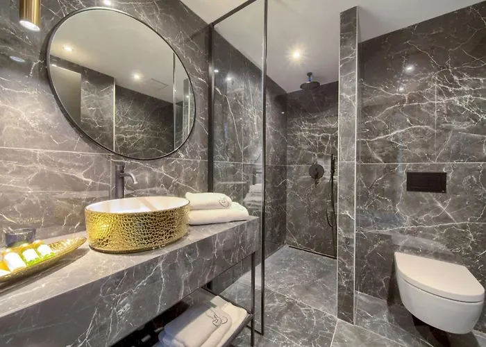 Luxury In Curiera 5*