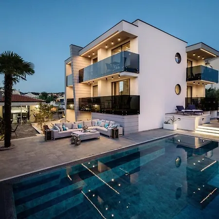 Guest house Luxury Curiera 5*