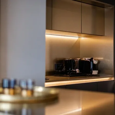 Luxury Curiera